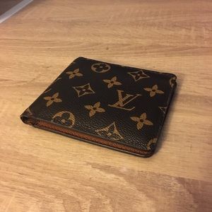 Louis Vuitton Mens Bi-fold Wallet